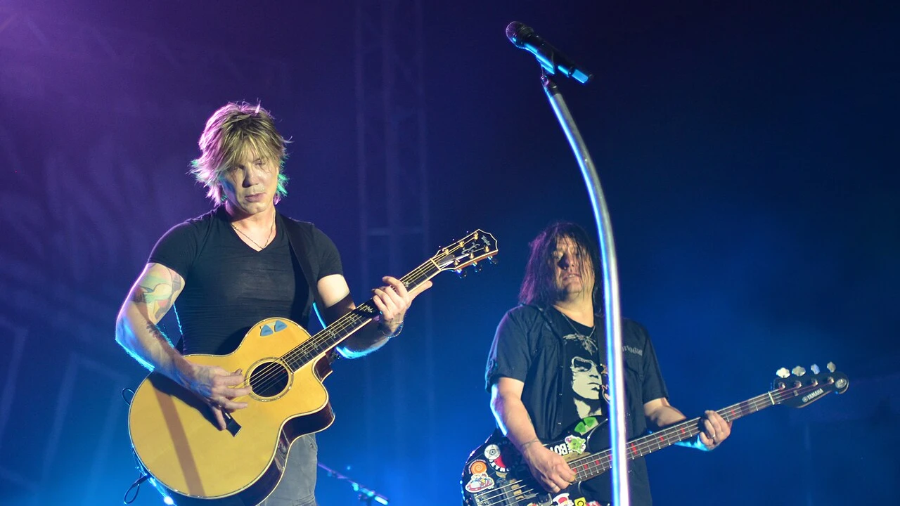 Goo Goo Dolls 2026-2027 Tour & Schedule featuring Goo Goo Dolls live on stage with stadium crowd