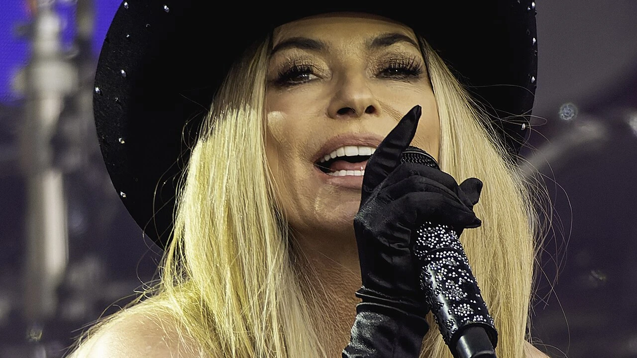 Shania Twain Tour 2026-2027: Setlist Secrets, Stage Sightlines & Ticket Deals